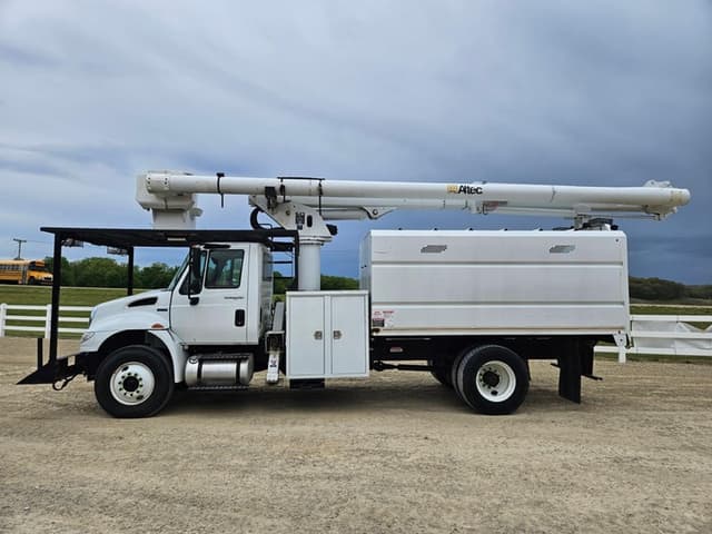 Image of International 4300 equipment image 1