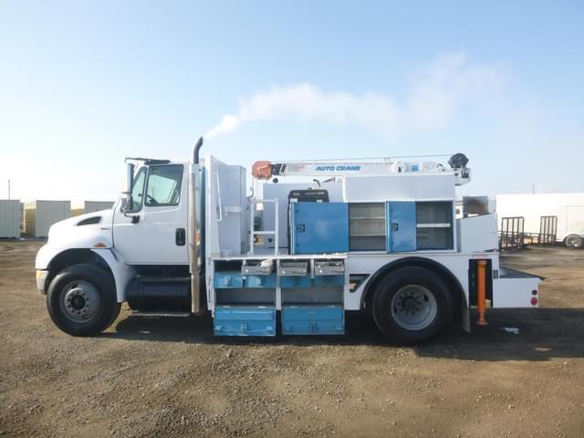 Image of International 4300 equipment image 4