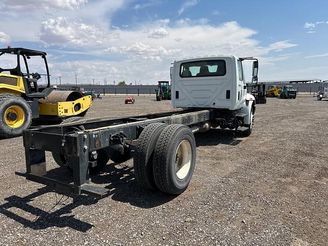 Image of International 4300 equipment image 2