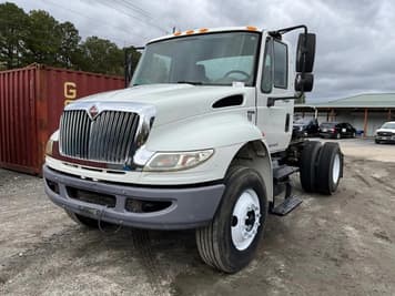 Main image International 4400