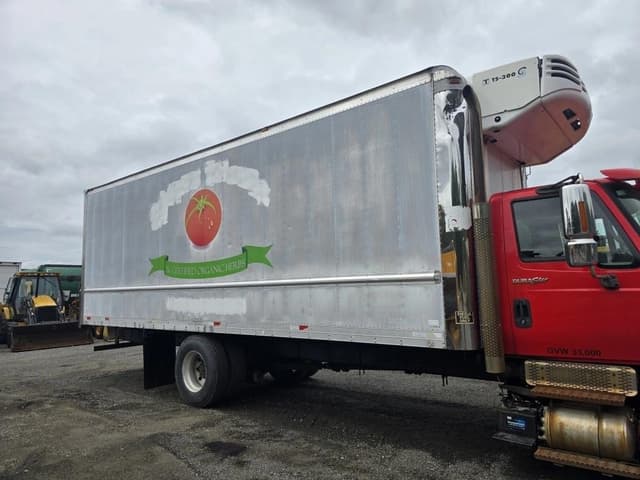 Image of International 4400 equipment image 4