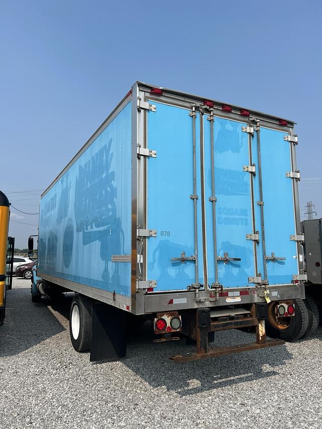 Image of International 4400 equipment image 3