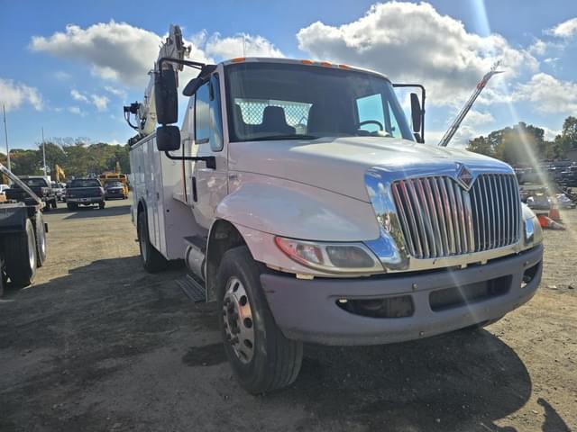 Image of International 4400 equipment image 2