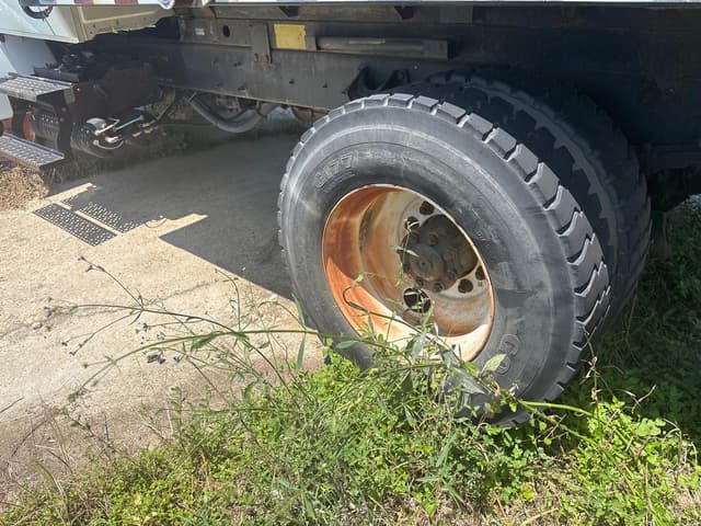 Image of International 4300 SBA equipment image 4