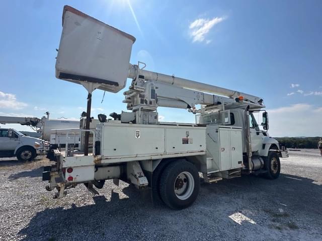 Image of International Workstar 7300 equipment image 2
