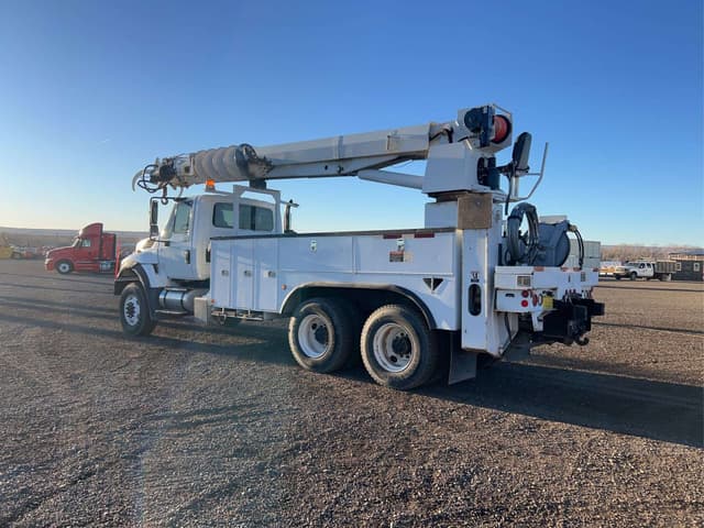 Image of International 7400 equipment image 3