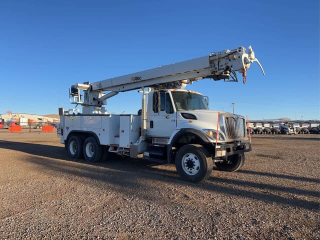 Image of International 7400 equipment image 1