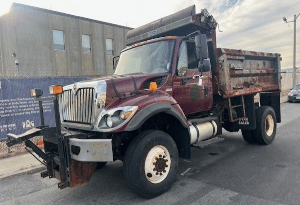 Image of International 7400 Primary image