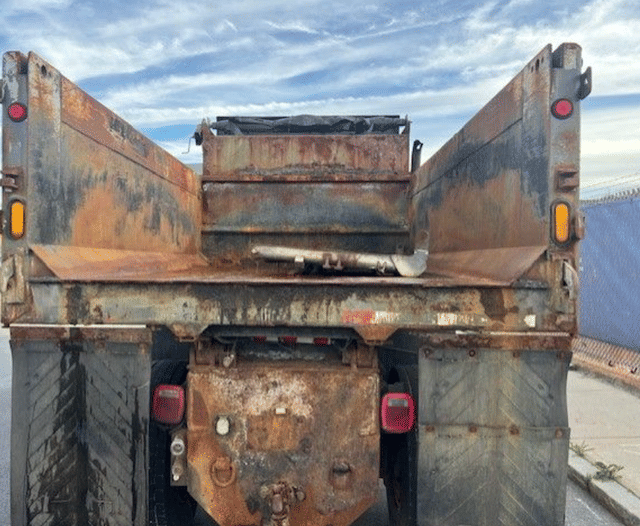 Image of International 7400 equipment image 2