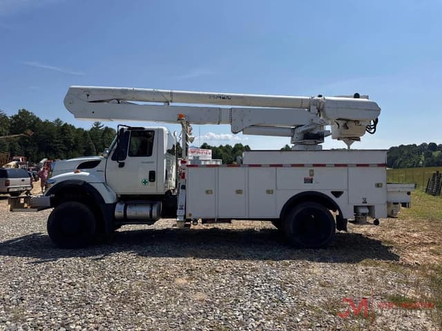 Image of International 7400 equipment image 4