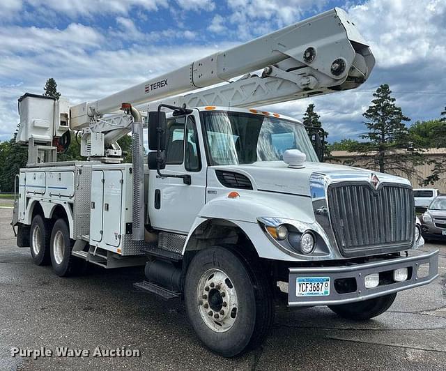 Image of International 7400 equipment image 2
