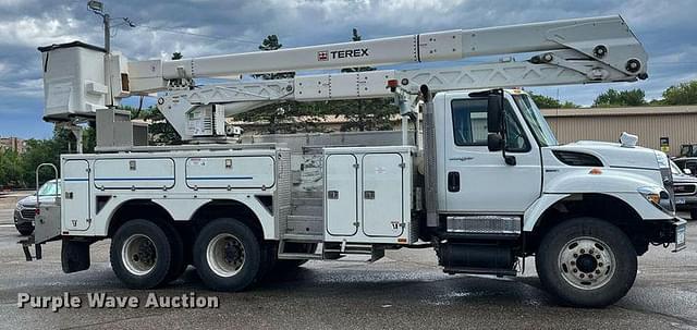 Image of International 7400 equipment image 3
