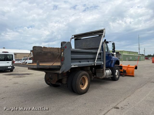 Image of International 7400 equipment image 4