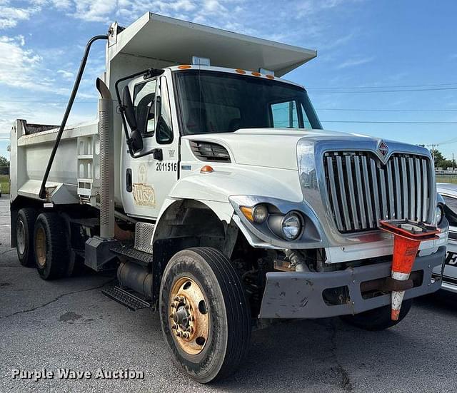 Image of International 7400 equipment image 3