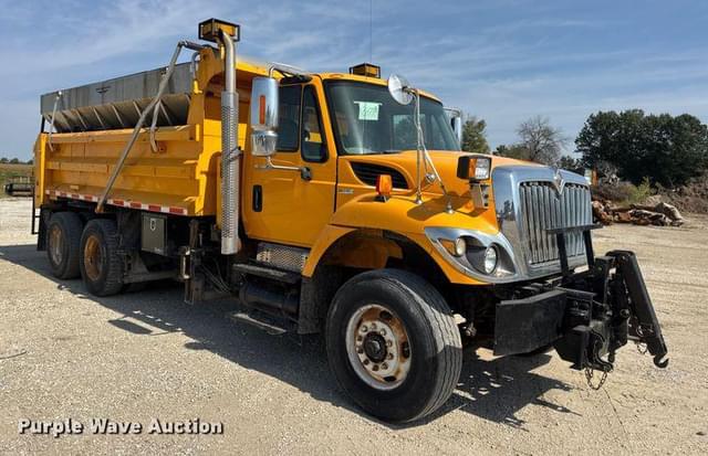 Image of International 7500 equipment image 2