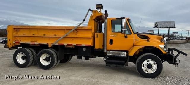 Image of International 7500 equipment image 3