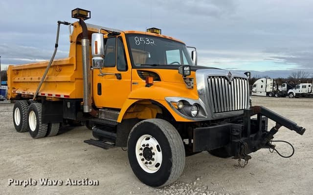 Image of International 7500 equipment image 2