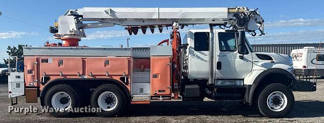 Image of International 7500 equipment image 3