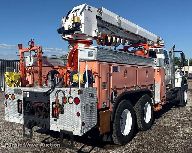 Image of International 7500 equipment image 4