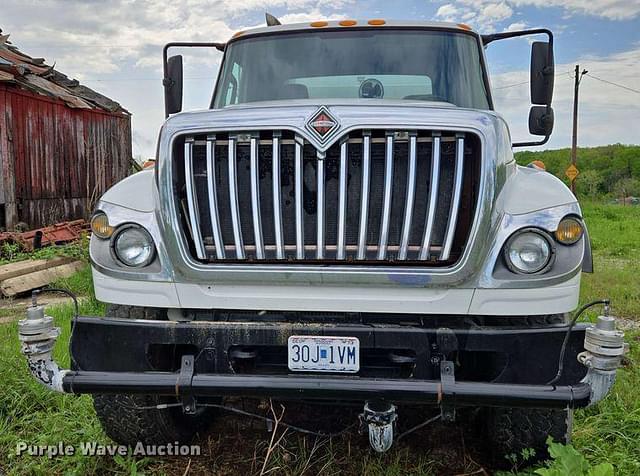 Image of International 7500 equipment image 1