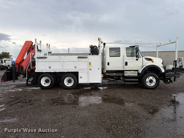 Image of International 7600 equipment image 3