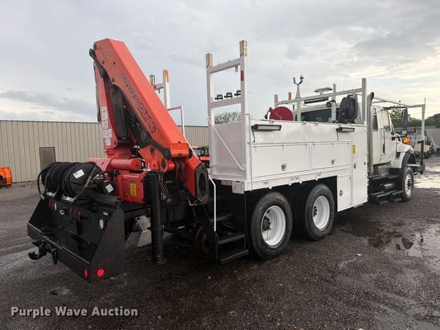 Image of International 7600 equipment image 4