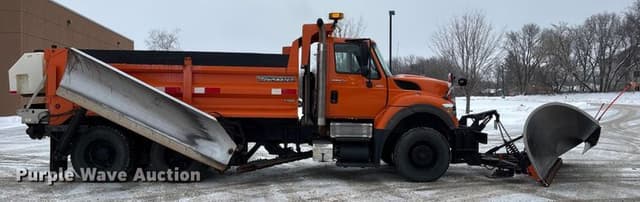 Image of International 7600 equipment image 3