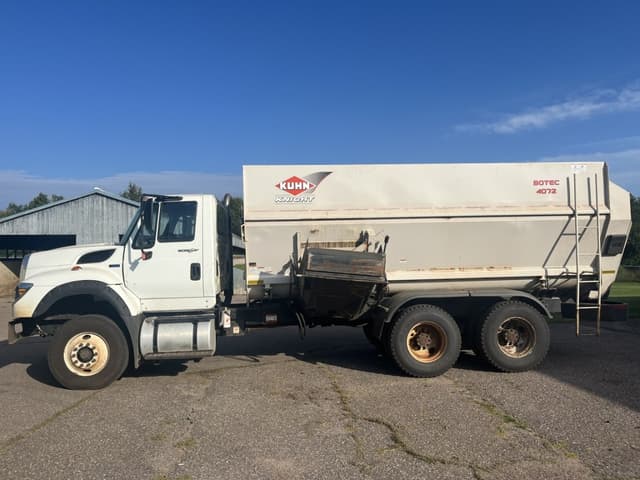 Image of International 7600 equipment image 1