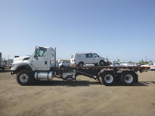 Image of International 7600 equipment image 4
