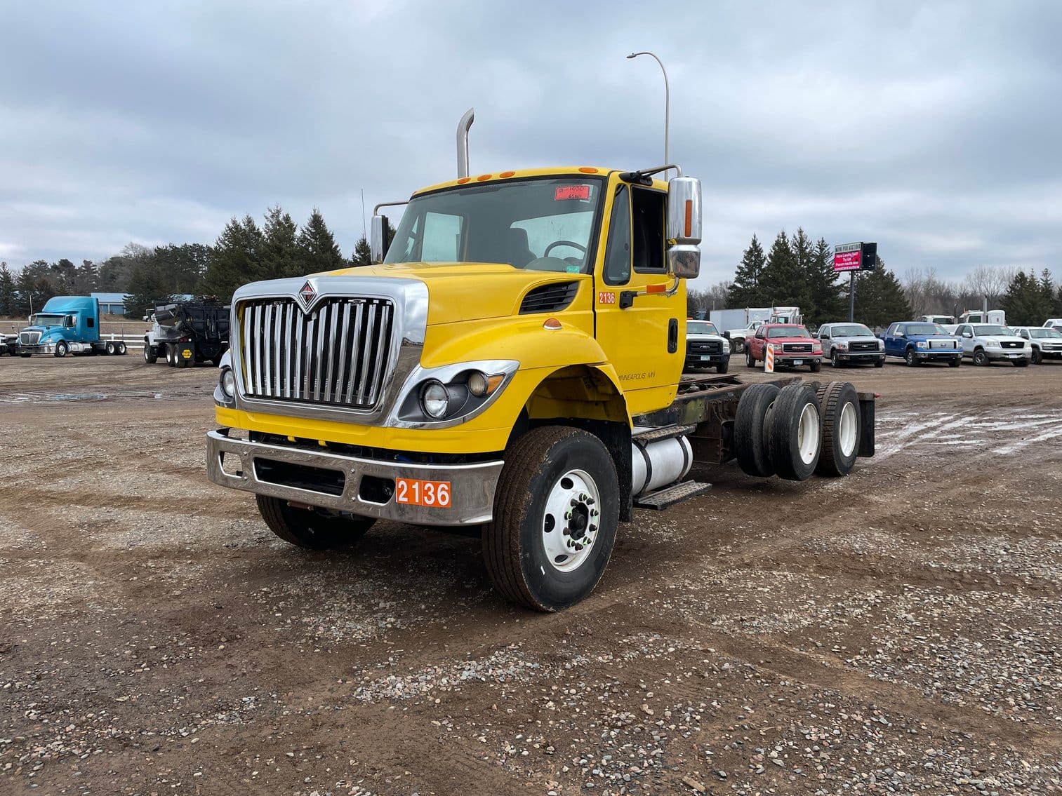 2011 International 7400 SBA Equipment Image0