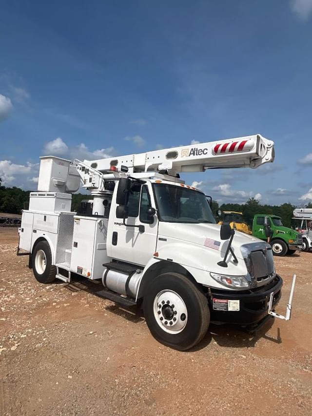 Image of International Durastar 4300 equipment image 1