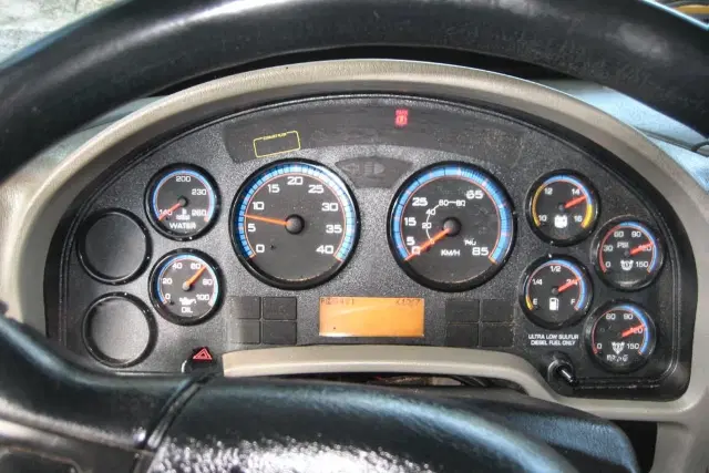 Image of International Durastar 4300 equipment image 4