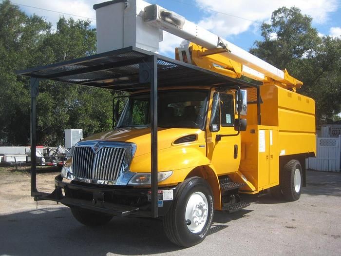 2011 International Durastar 4300 Equipment Image0
