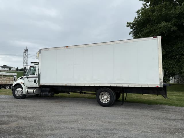 Image of International Durastar 4300 equipment image 3