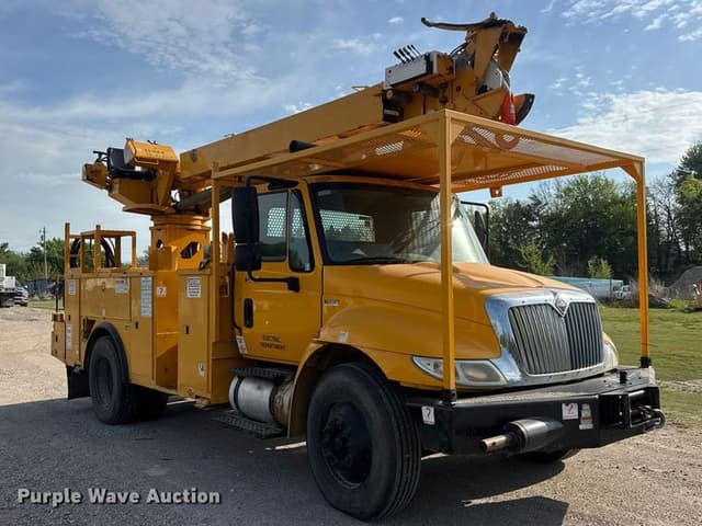 Image of International Durastar 4300 equipment image 2