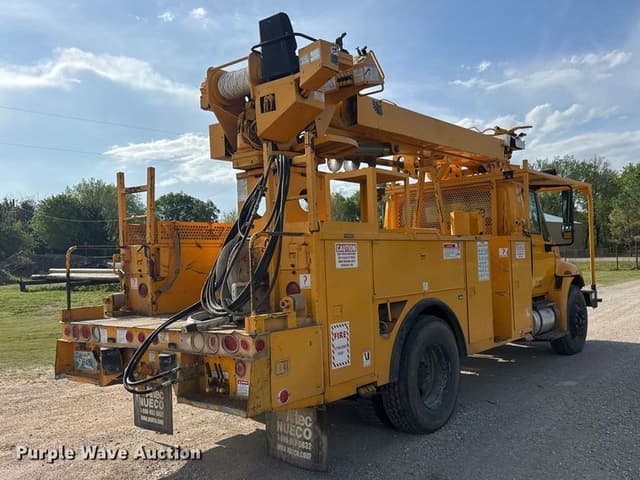 Image of International Durastar 4300 equipment image 4