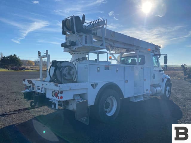 Image of International Durastar 4300 equipment image 4