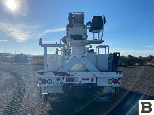 Image of International Durastar 4300 equipment image 3