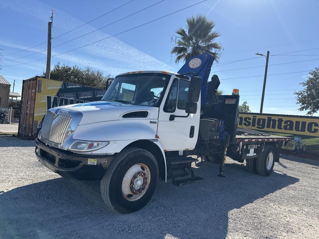 2011 International Durastar 4300 Equipment Image0