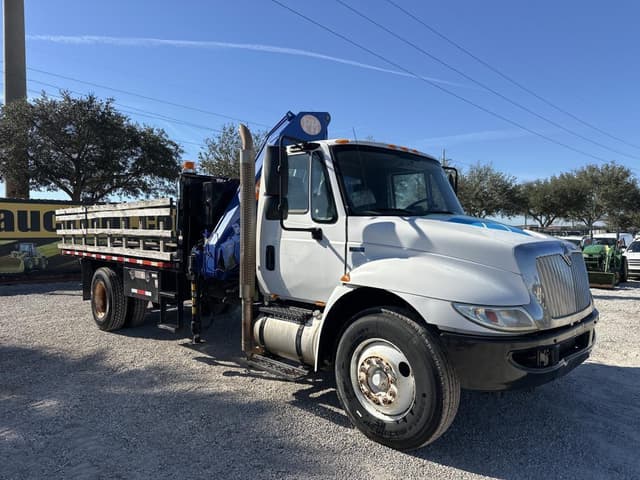 Image of International Durastar 4300 equipment image 3