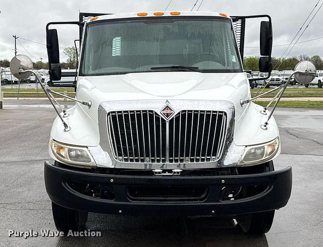 Image of International Durastar 4300 equipment image 1