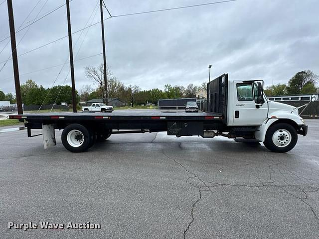 Image of International Durastar 4300 equipment image 3