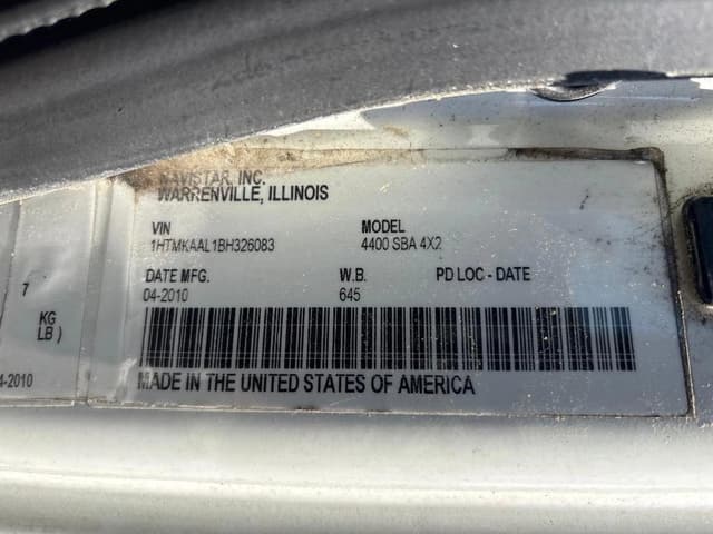 Image of International Dura Star 4400 equipment image 4