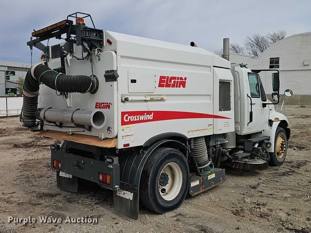 Image of International 4300 SBA equipment image 4