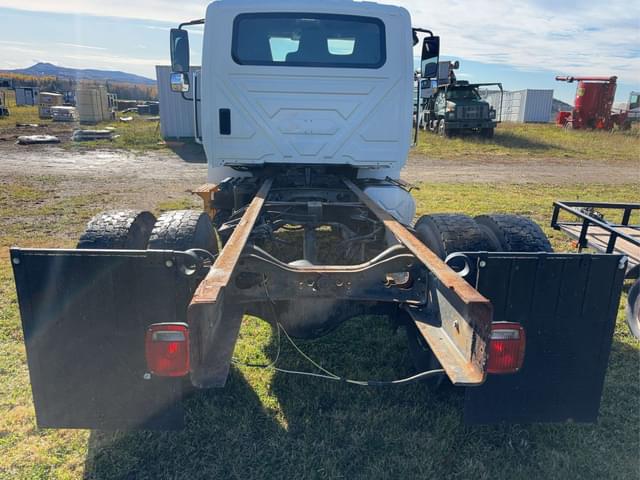 Image of International 4400 equipment image 2