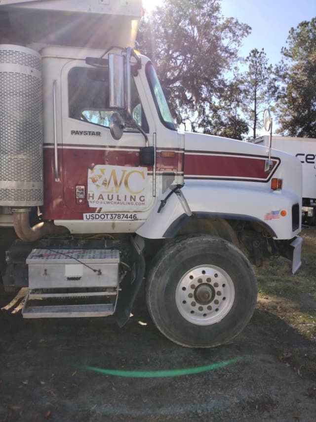 Image of International Paystar 5600 equipment image 3