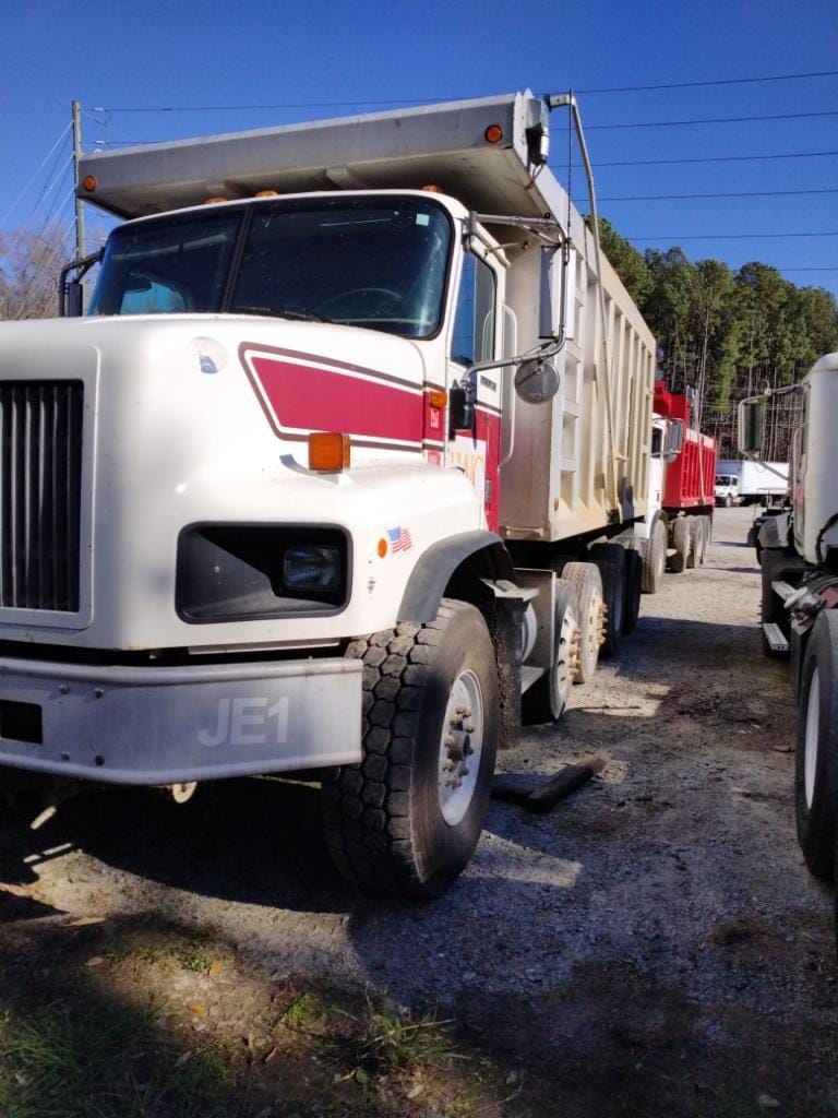 2011 International Paystar 5600 Equipment Image0