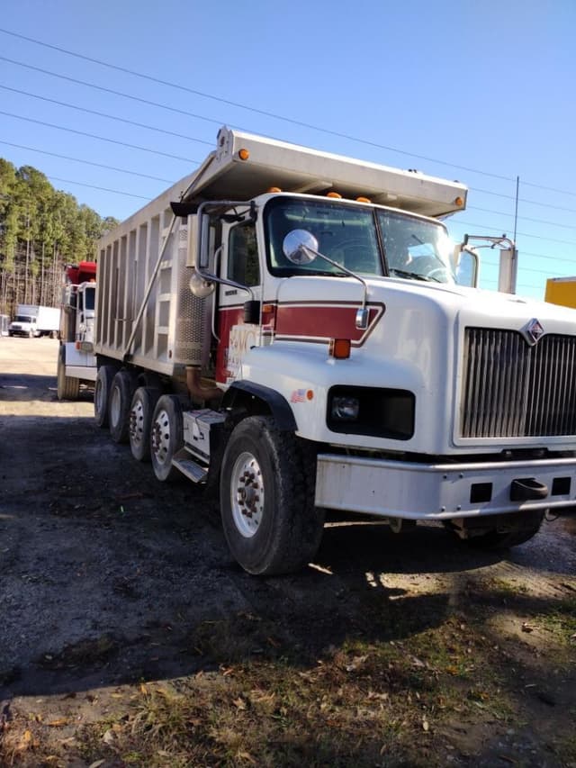 Image of International Paystar 5600 equipment image 2