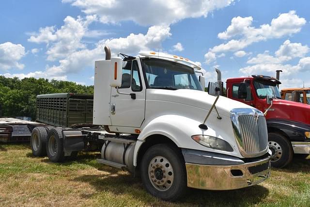 Image of International ProStar Plus 122 equipment image 2