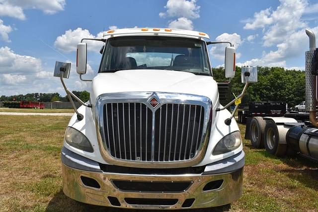 Image of International ProStar Plus 122 equipment image 1